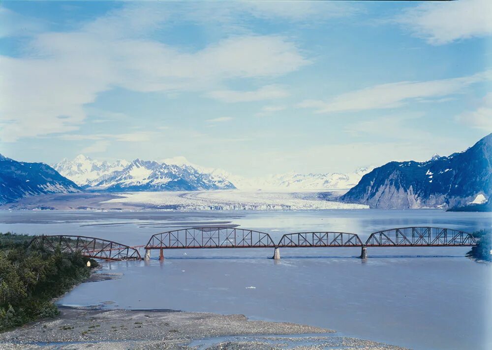 Аляска 4 буквы. Мост Miles Glacier. Мост Чукотка Аляска. Мост из Чукотки в Аляску. Самый большой мост на Аляске.
