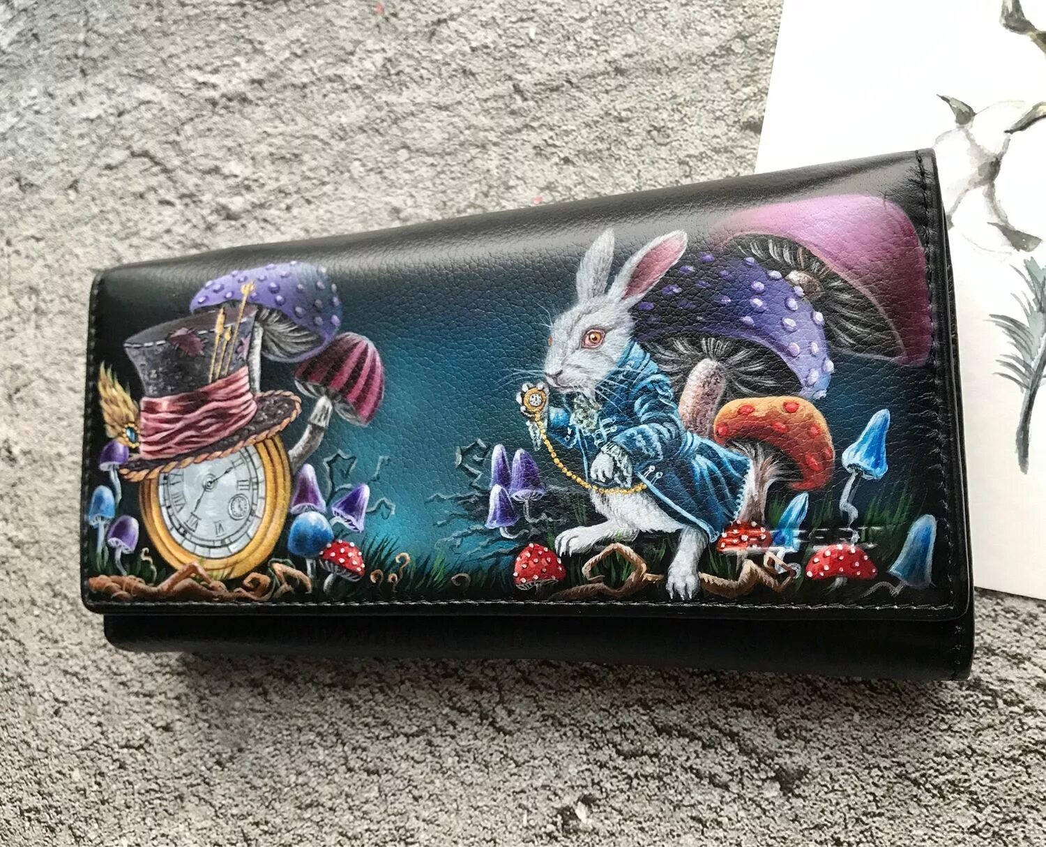 Rabbit wallet. Кошелек с зайцем алиса в стране чудес. white rabbit портмоне.
