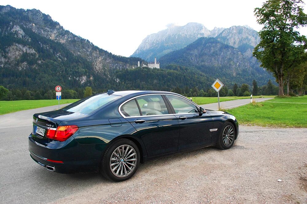 Bmw 740i m. BMW 740d. БМВ 740 li. БМВ 740i 2010. BMW 740i 2012.