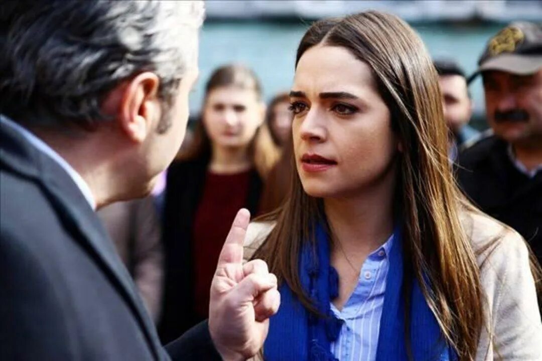 Киргин чичеклер турецкий сериал. Обиженные цветы турецкий сериал. Мераль обиженные цветы актриса. Обиженные цветы 27 серия. Обиженные цветы 1 сезон 29 серия.