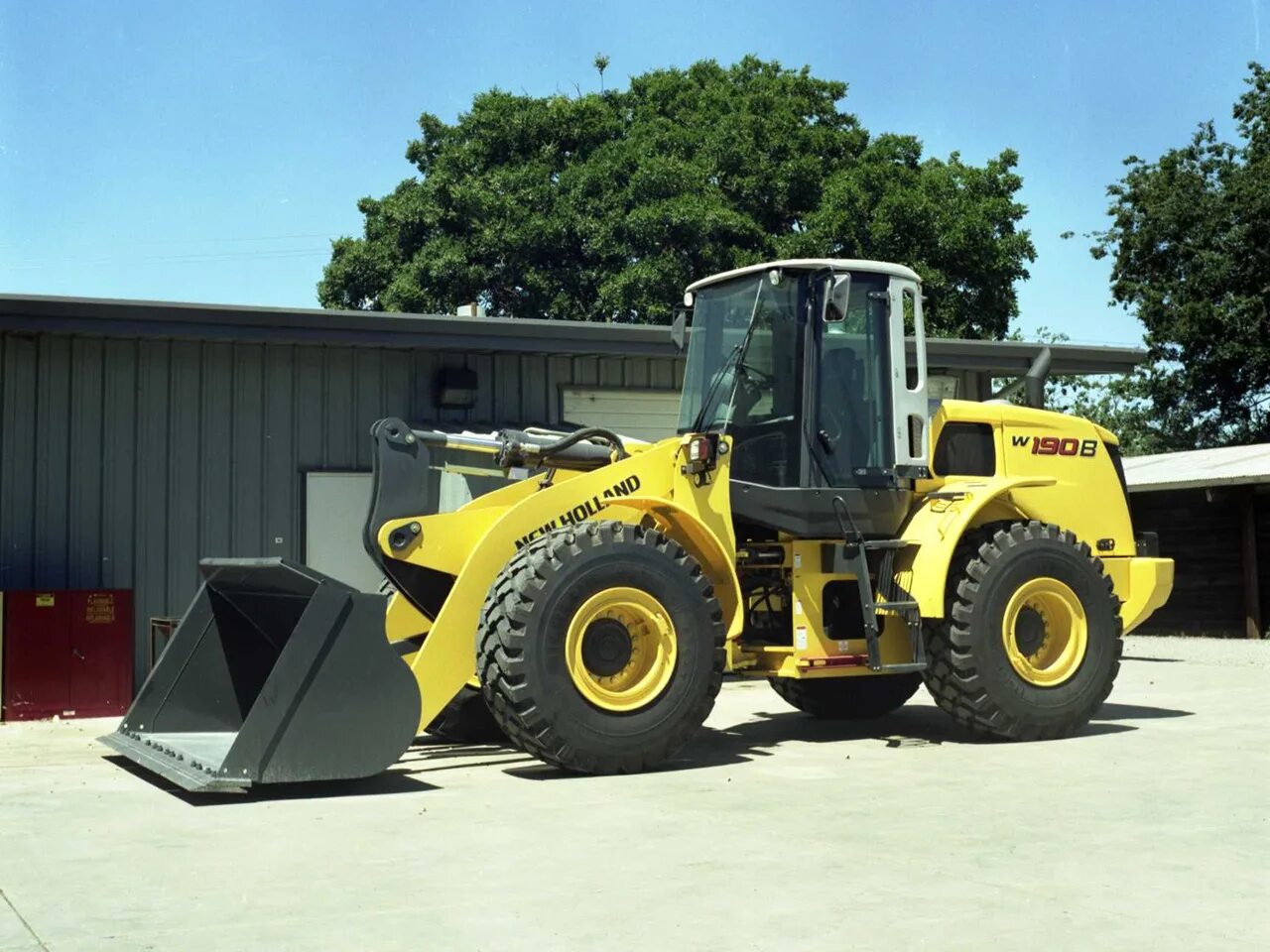 Holland погрузчик. Holland погрузчик. New holland погрузчик. Погрузчик new holland b80b. New holland b110.