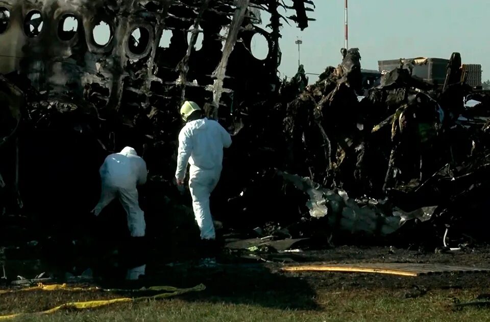 5 мая 19 год. Катастрофа Суперджет 100 в Шереметьево. Авиакатастрофа SSJ-100 В Шереметьево. Авиакатастрофа в Шереметьево 2019. Катастрофа SSJ 100 В Шереметьеве.