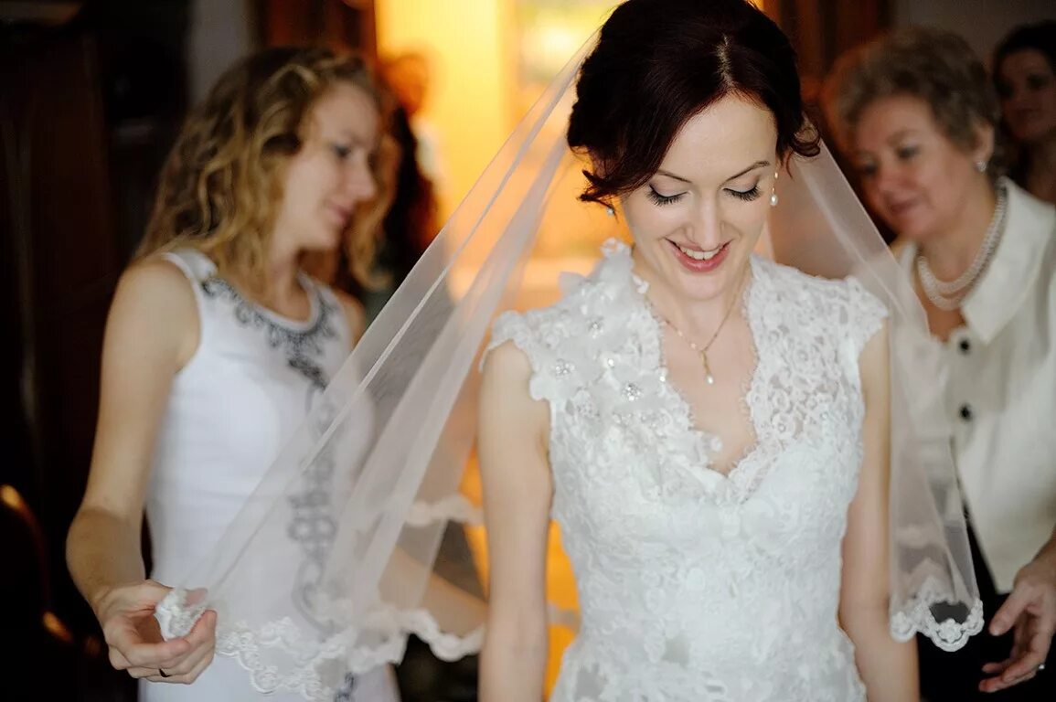 Мама невесты. Мать дочь замуж. Невеста с сыном. Со свадьбой дочери. Выдавать дочь замуж во сне.