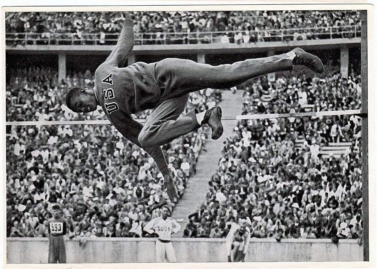 Xi олимпийские игры. Олимпийские игры в Берлине 1936. Корнелиус Джонсон спортсмен.
