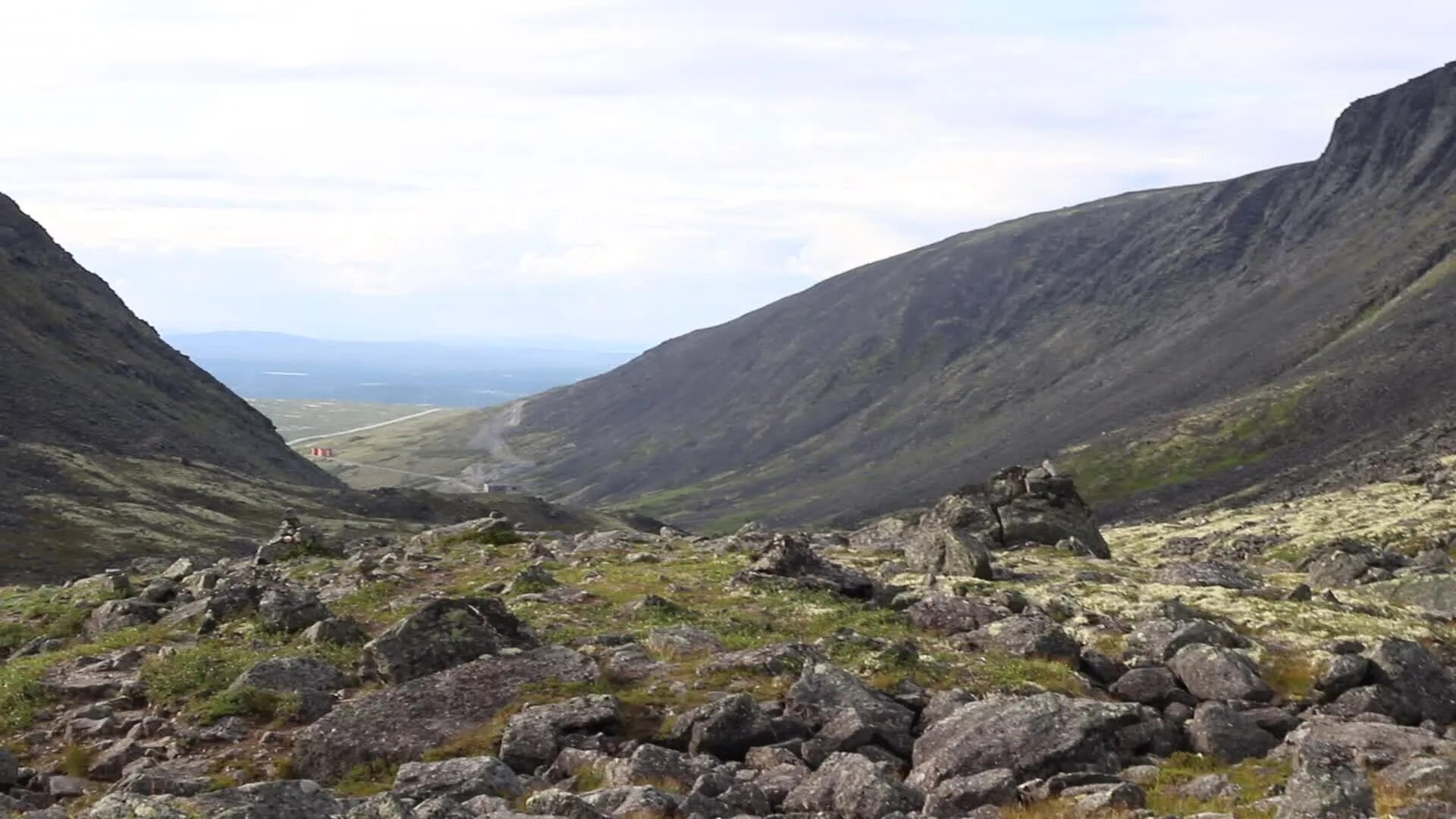 Возвышенности кольского полуострова. Кейвы кольский полуостров камни. Горы кейвы кольский полуостров. Гиперборея сейдозеро кольский полуостров. Мыс кукерский кольский полуостров.