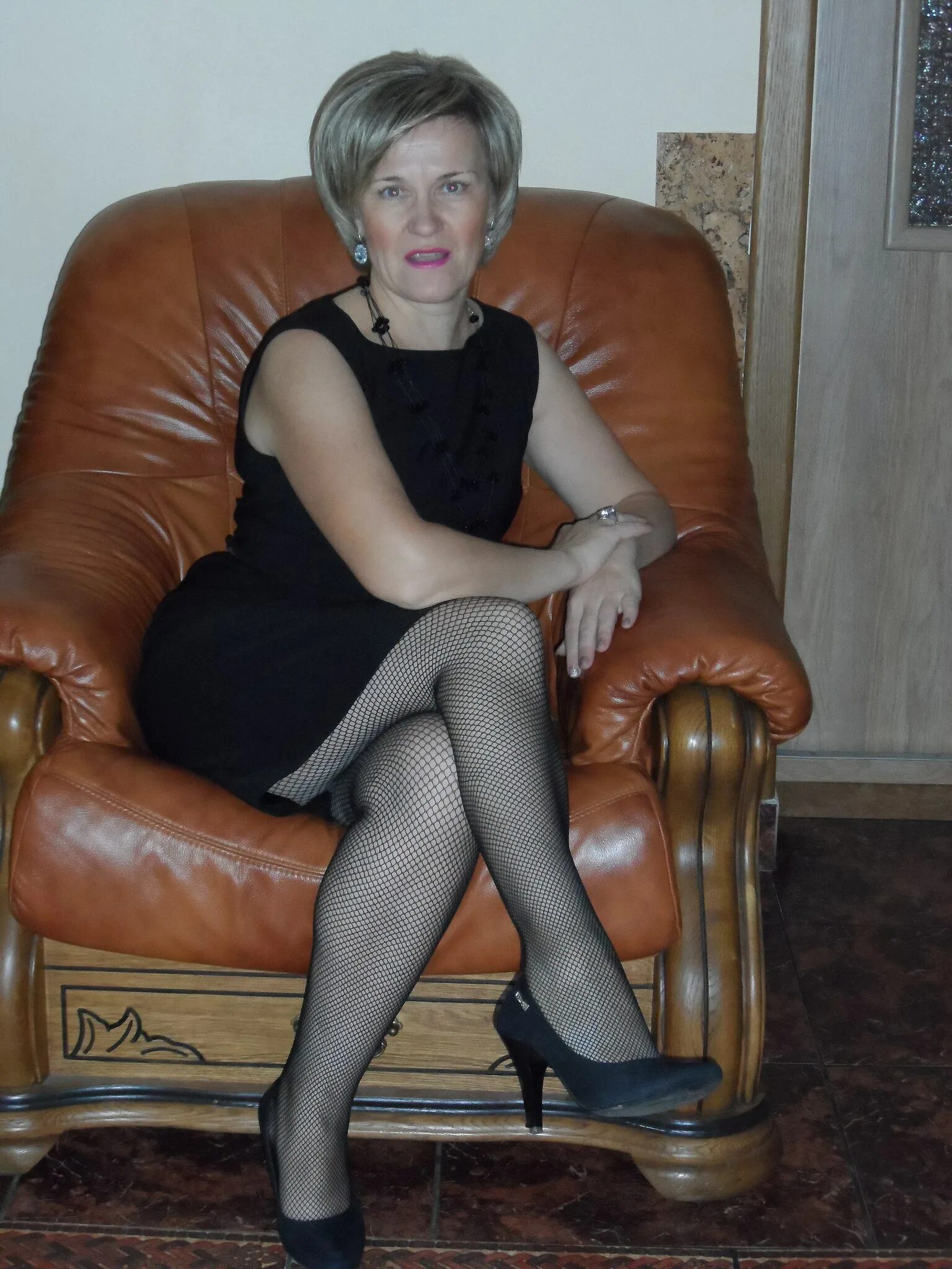 девушки в черных колготках. женщины в годах в колготках. красивые дамы в колготках. пожылыеженщины в колготках. женщины в годах в колготках.