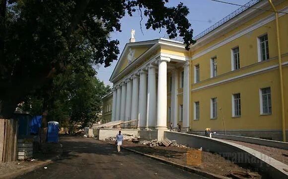 Работа мариинской больницы. Мариинская больница санкт-петербург. мариинская больница здание. здание мариинской больницы в санкт-петербурге внутри. мариинская больница лестница.