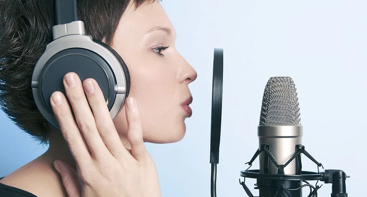 Микрофон. Студия звукозаписи микрофон. Микрофон студийный для вокала. Микрофон для звукозаписи.