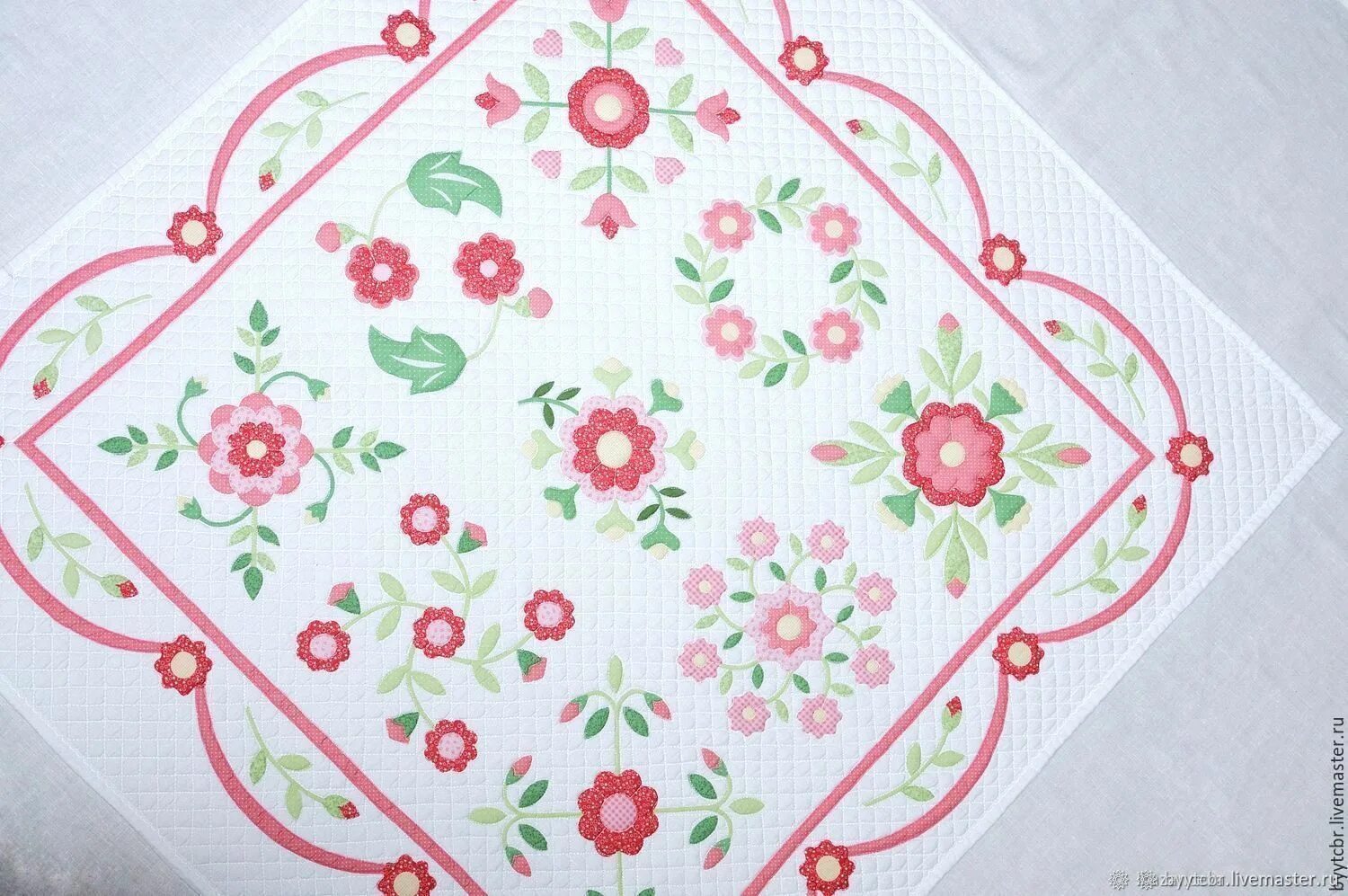 Скатерть рисунок. Скатерть пэчворк цветы. аппликация на скатерть. скатерть для детей. скатерть для рисования для детей.
