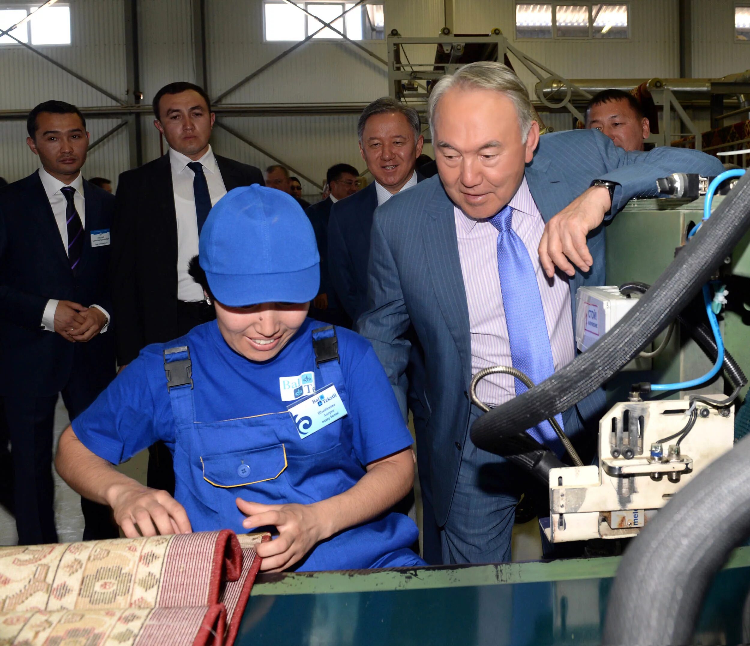 Бал текстиль шымкент. Выставка ковров. Бал текстиль ковры казахстан. Технологии производство ковер китая. Тоо балу.