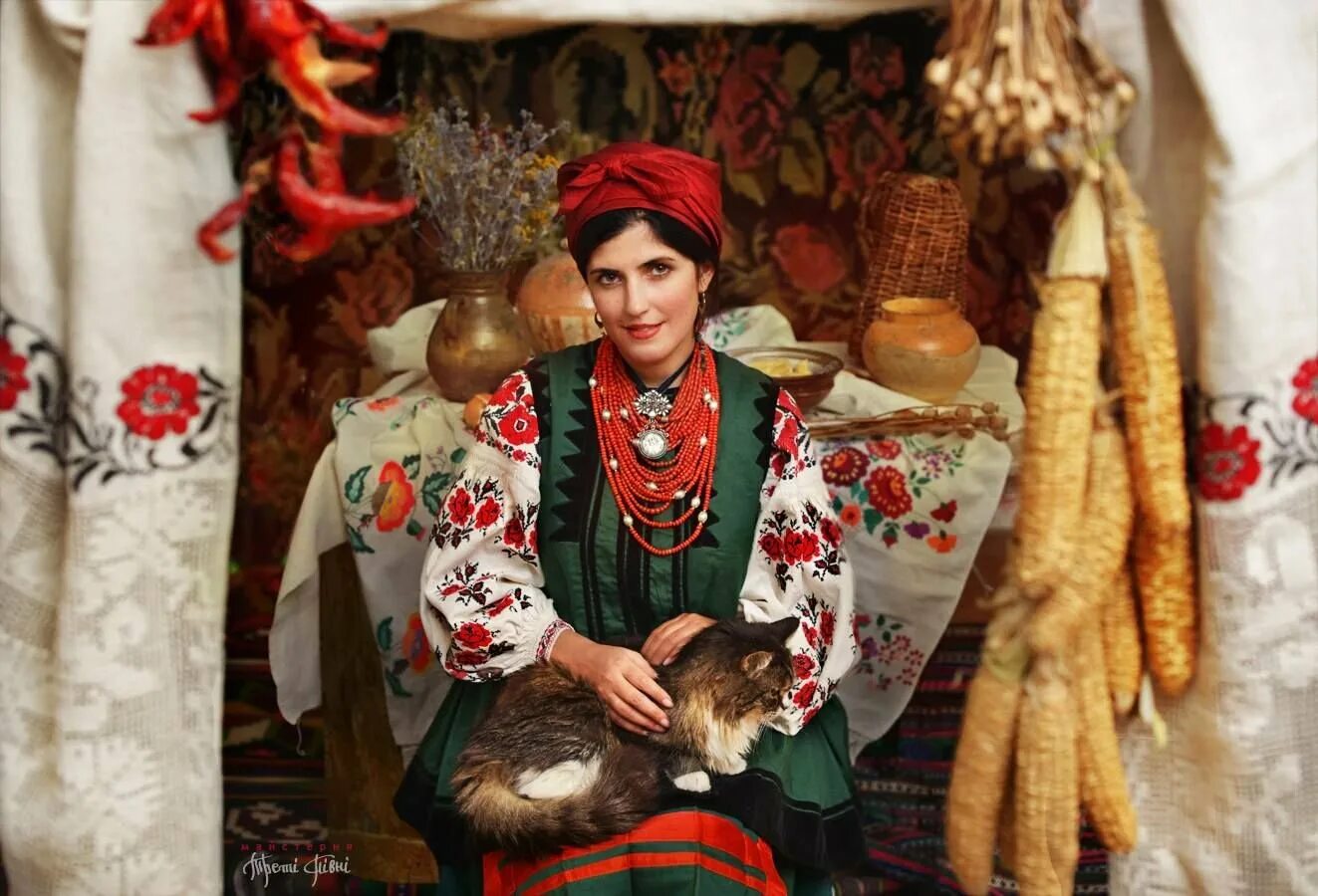 Солоха значение. Солоха украинка. костюм солохи. образ солохи. пани солоха.