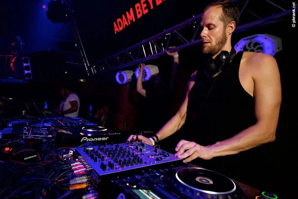 Adam Beyer DJ. Диджей фото.