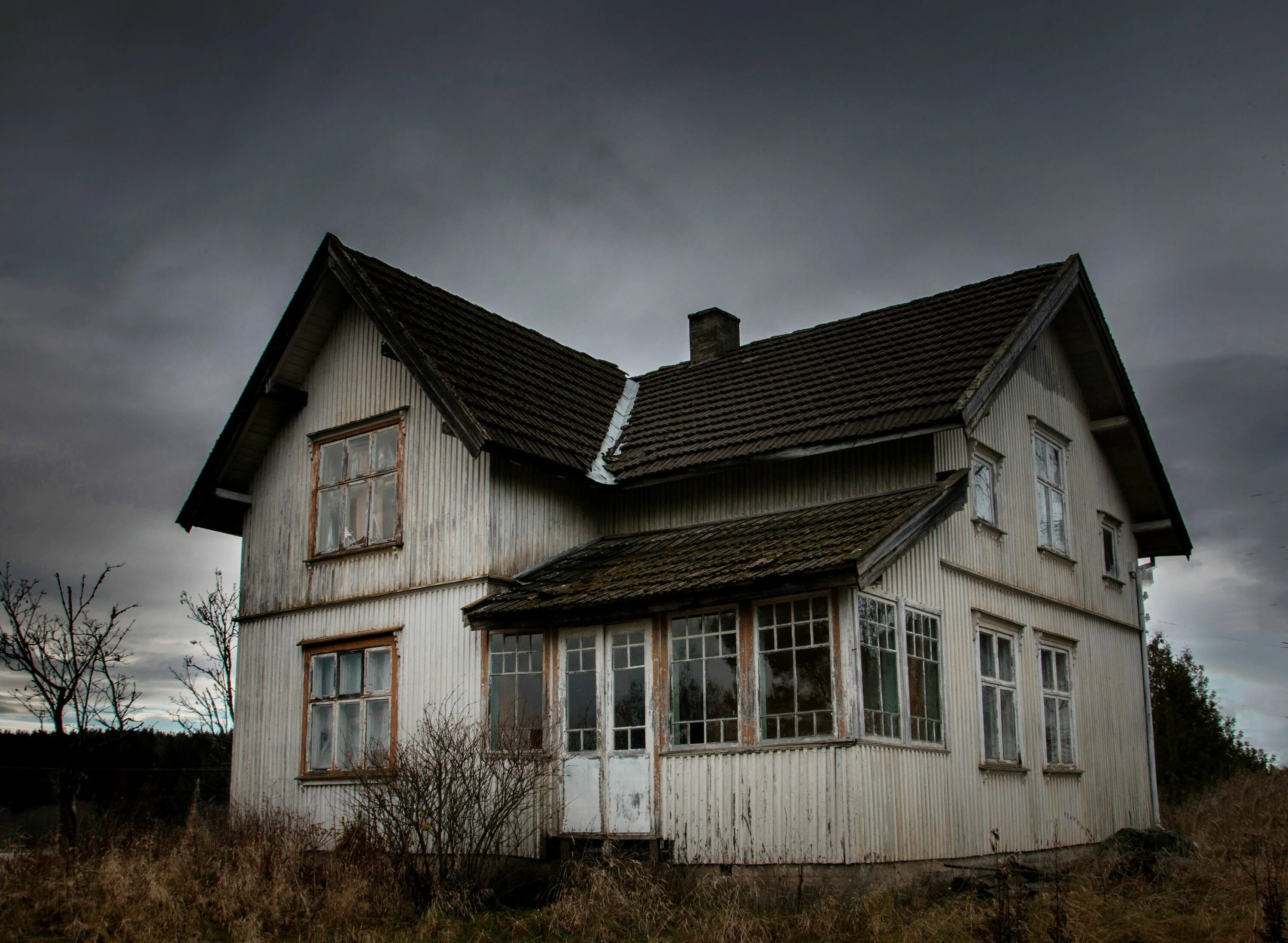 Есть пустующие дома. Заброшенный дом в норвегии. норвегия заброшенная деревня. норвегия заброшенные дома. швеция заброшки.