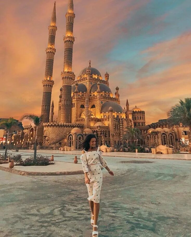 Каир море. Мечеть Аль сахаба. Мечеть Аль сахаба Шарм-Эль-Шейх девушка. Шарм-Эль-Шейх. Египет шармаль Шейх Инстаграм.