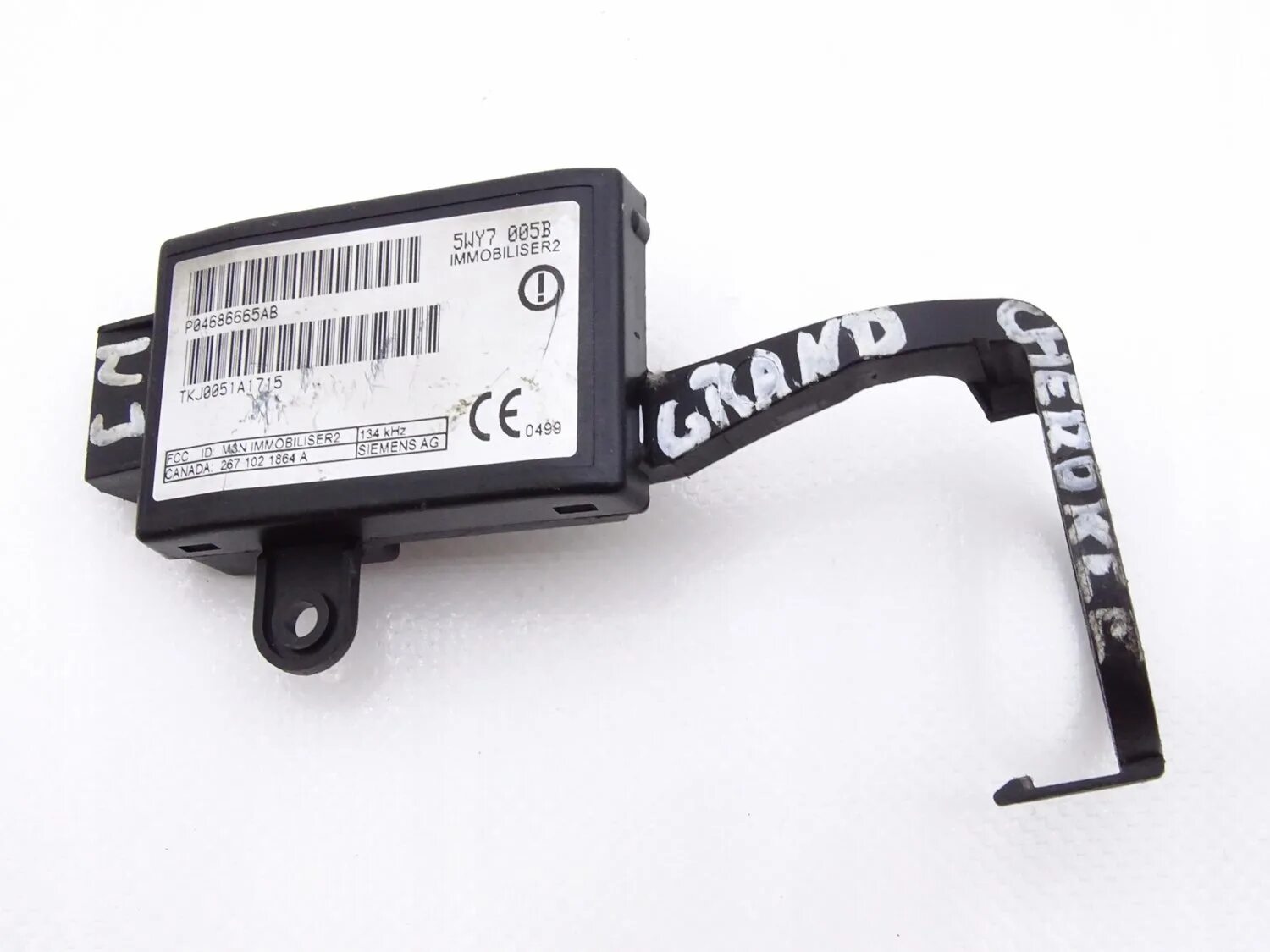 Иммобилайзер jeep liberty. Jeep grand cherokee zj иммобилайзер. Иммобилайзер чероки. Реле 02932 877 jeep zj. Модуль центрального замка джип гранд чероки wj.