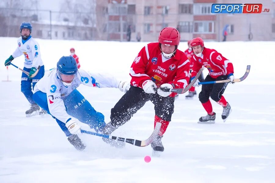 хоккейная команда свердловска. никельщик игроки в суперлиге.