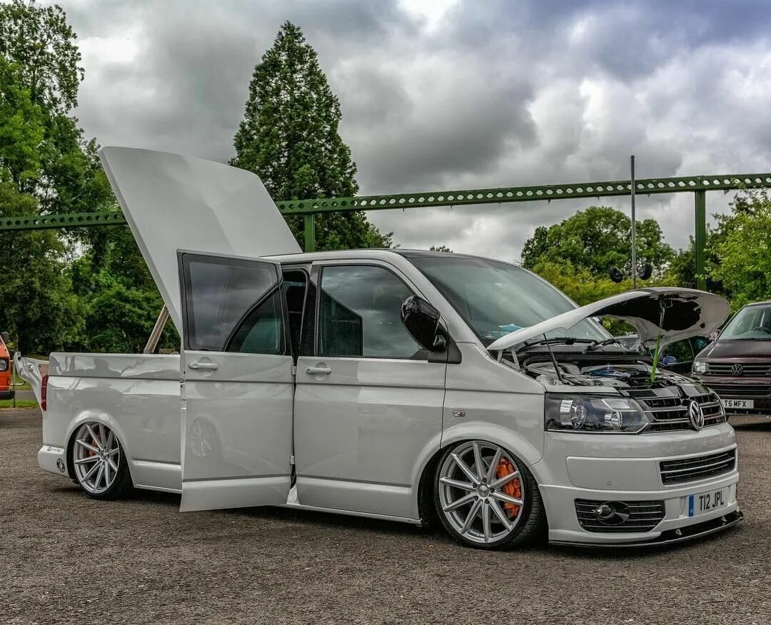 Тюнинг фольксваген т5. Transporter t5 Tuning. VW Transporter t5 Tuning. VW Caravelle t5 Tuning. Фольксваген Транспортер т6 пикап.