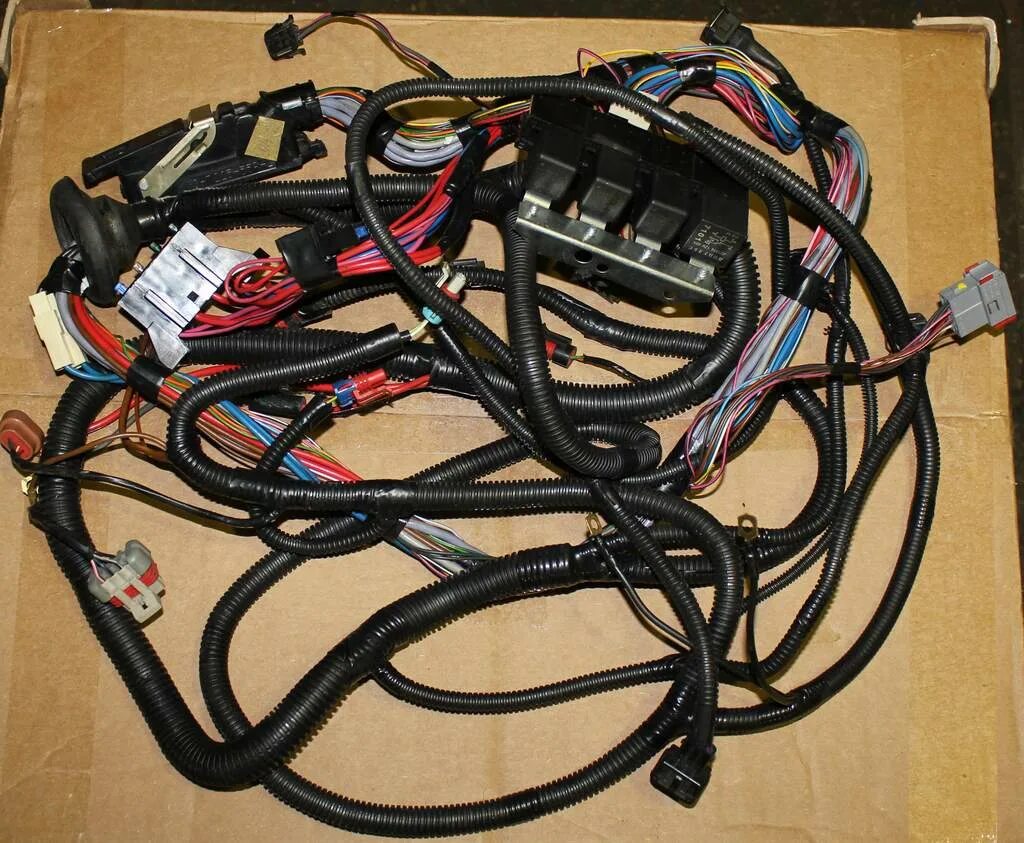 проводка подкапотная ваз 2110 1. провода январь 5. 3724026 жгут проводов. провода январь 5. ) (дв.