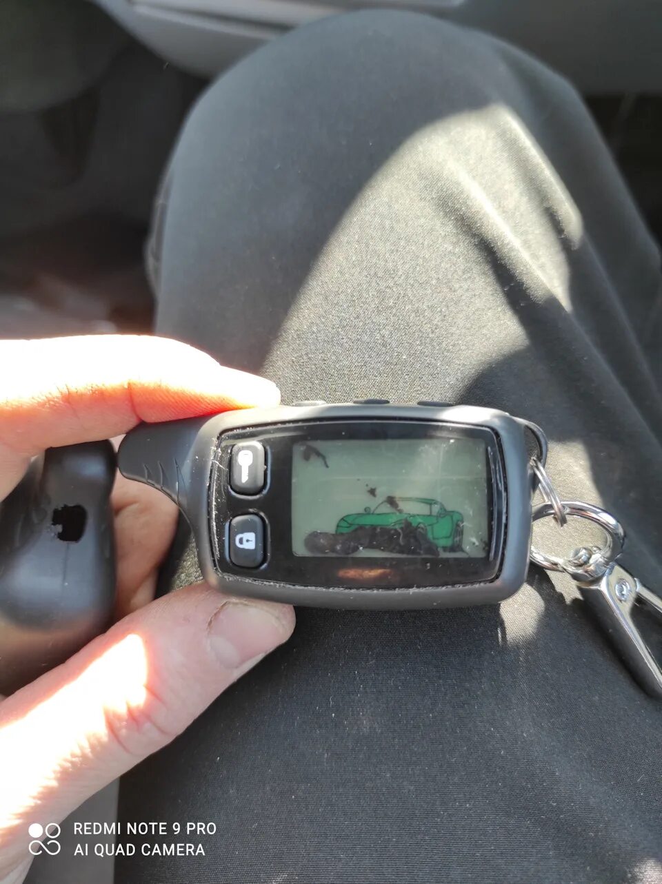 Tw 9030 tomahawk брелок программирование. Брелок томагавк программирование. Оригинальный брелок tw 9010. Tomahawk 9030 брелок. Брелок томагавк 9010.