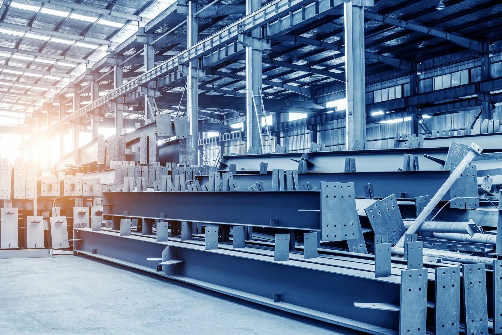 Оборудование по производству керамического кирпича. Что стоит производить. Что стоит производить. Что стоит производить. Инженер в каске на заводе.