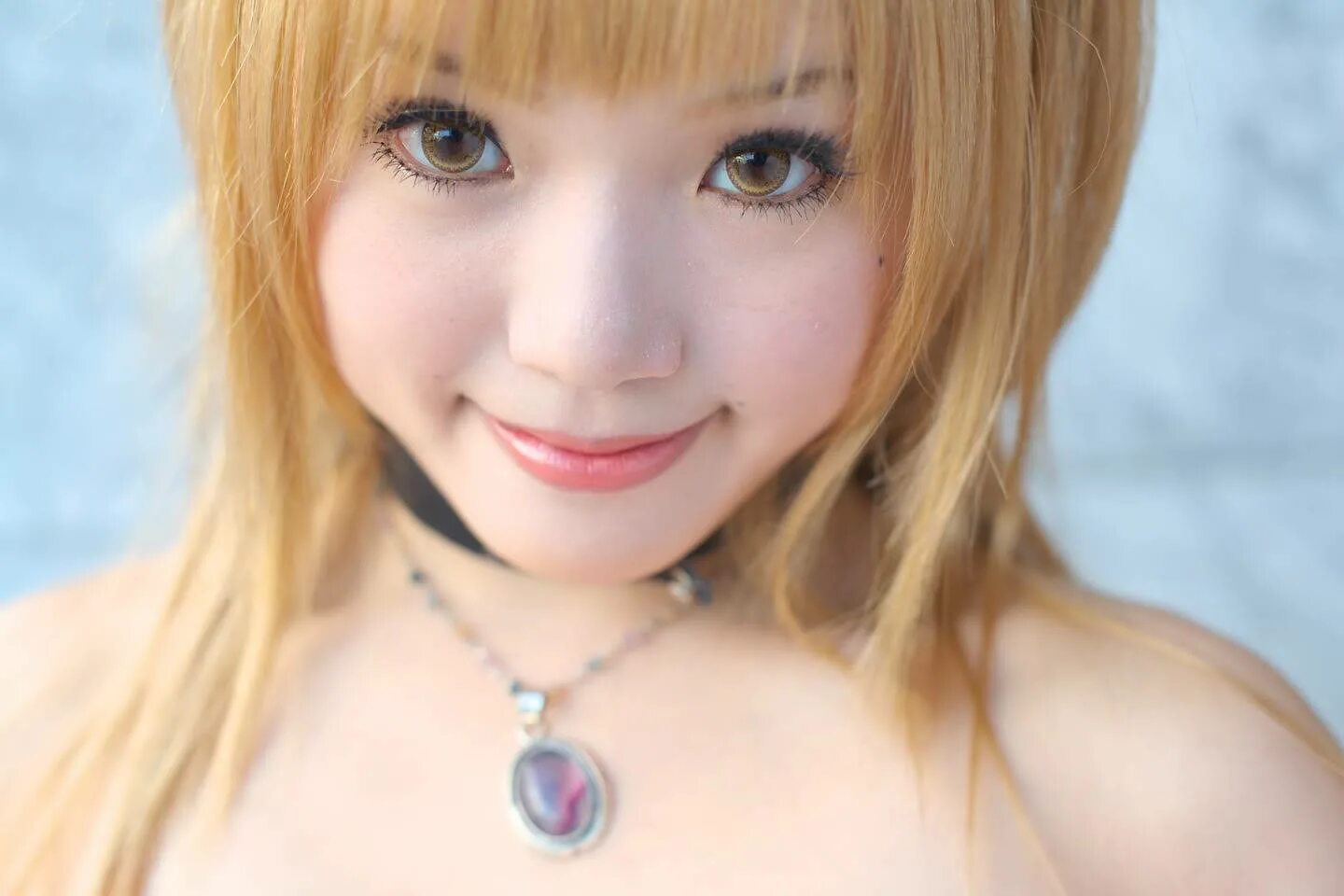 Японские блондинки. Японка блондинка с голубыми глазами. Красивые японки блондинки. Очень красивая японка блондинка.