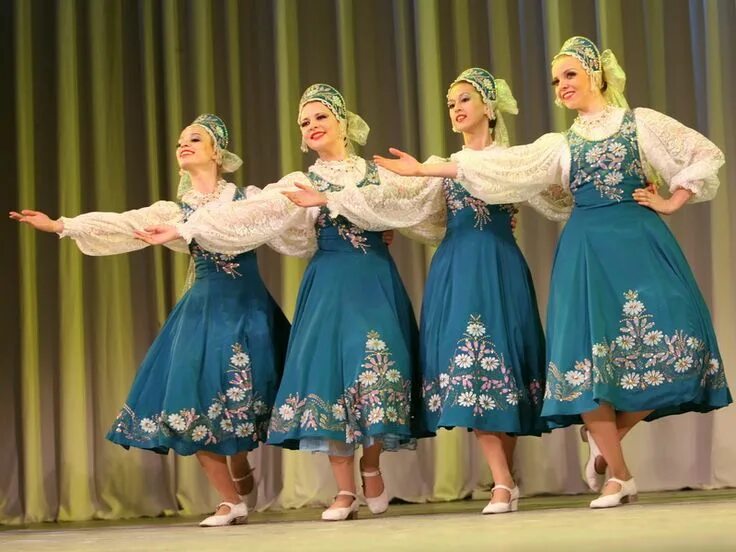 Ансамбль танца березка. Парный народный танец. Русский народный танец эстетика. Наоные танции. Народный танец минус.