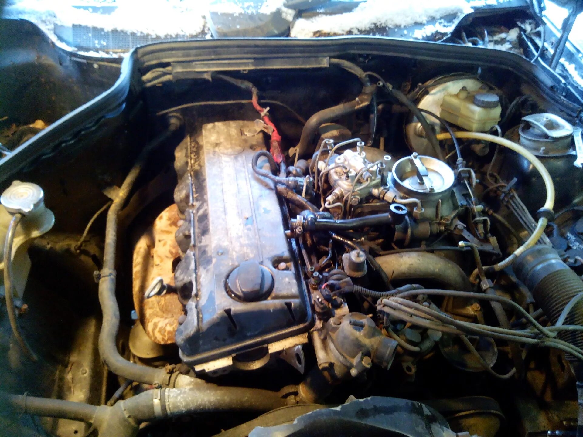 Мерседес е190 мотор 2. 3. 102 мотор мерседес 124. Вакуумная система двигателя 102 мерседес 124. Мерседес 190 с мотором 2,6.