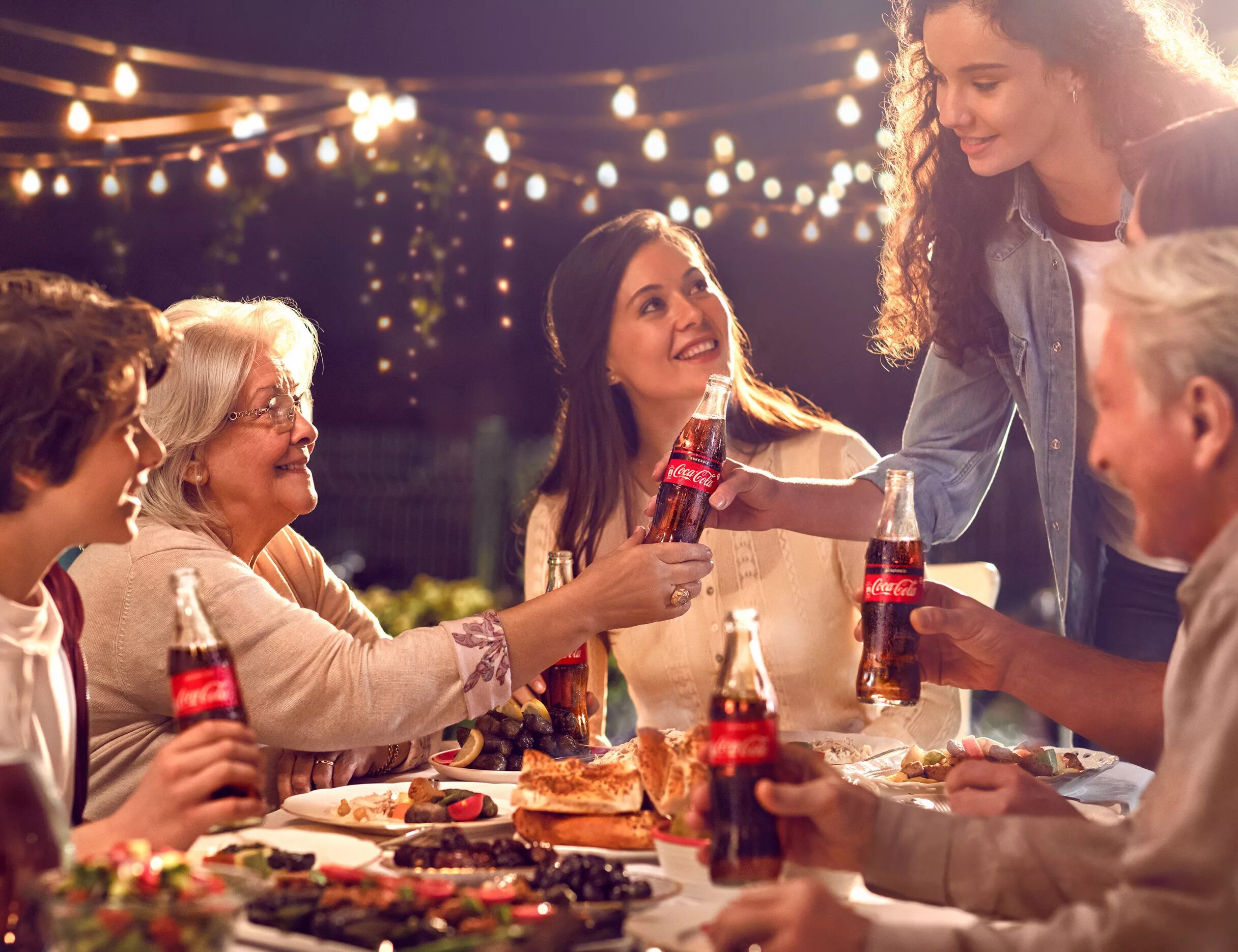 Фестиваль пикник афиши. Пикник с друзьями на природе. Застолье в ресторане. Соберемся компанией. Соберемся компанией.