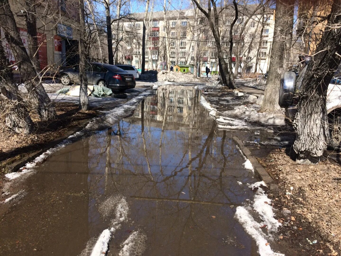 Скопление воды 5. Застой воды на дорогах. Застой воды на проезжей части. Застои воды в городе у дорог. Застоявшаяся вода в стовке.