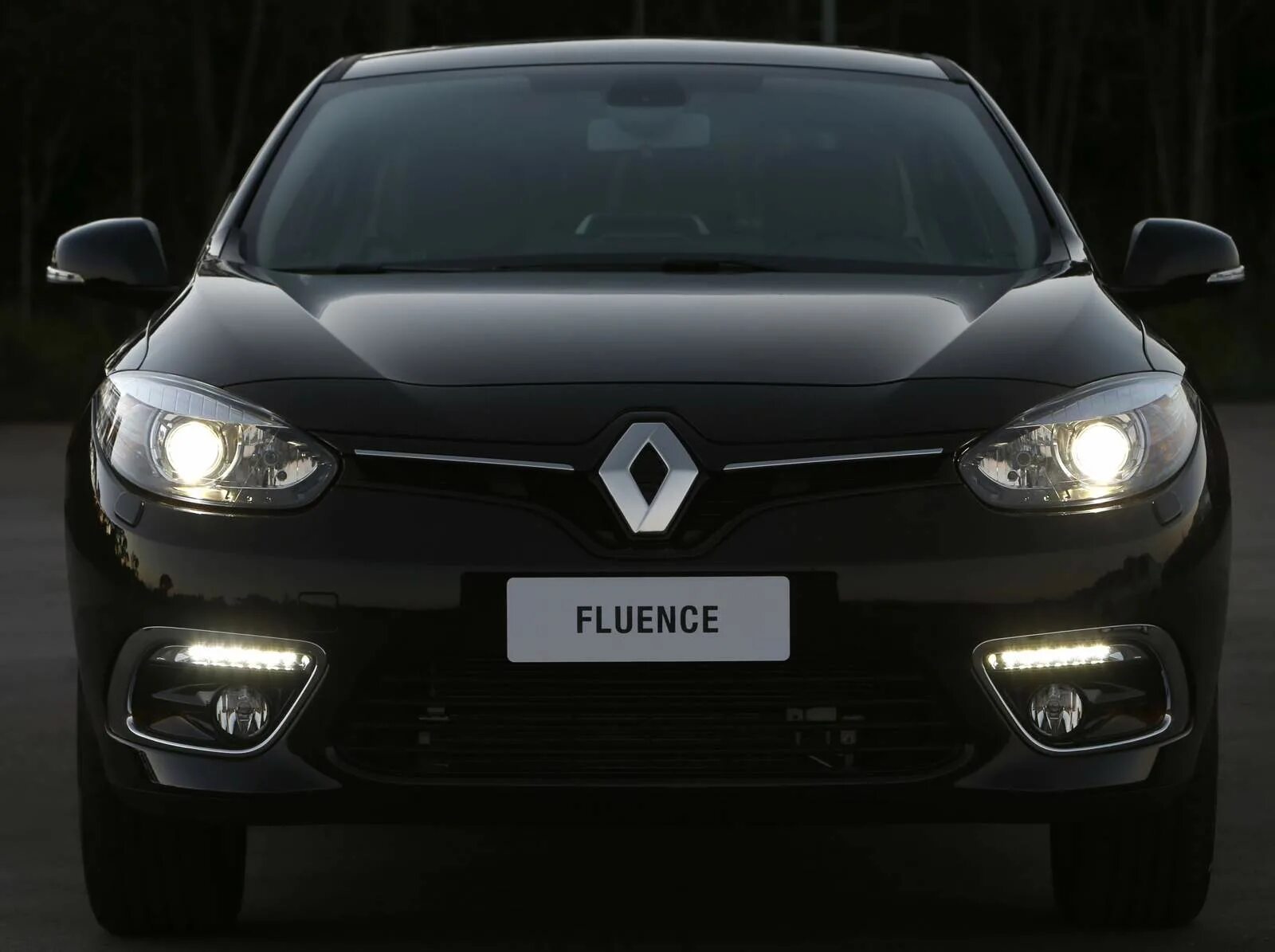 Лампочки renault fluence. Renault Fluence. Renault Fluence 2015. Renault Fluence 2014. Renault Fluence 3.