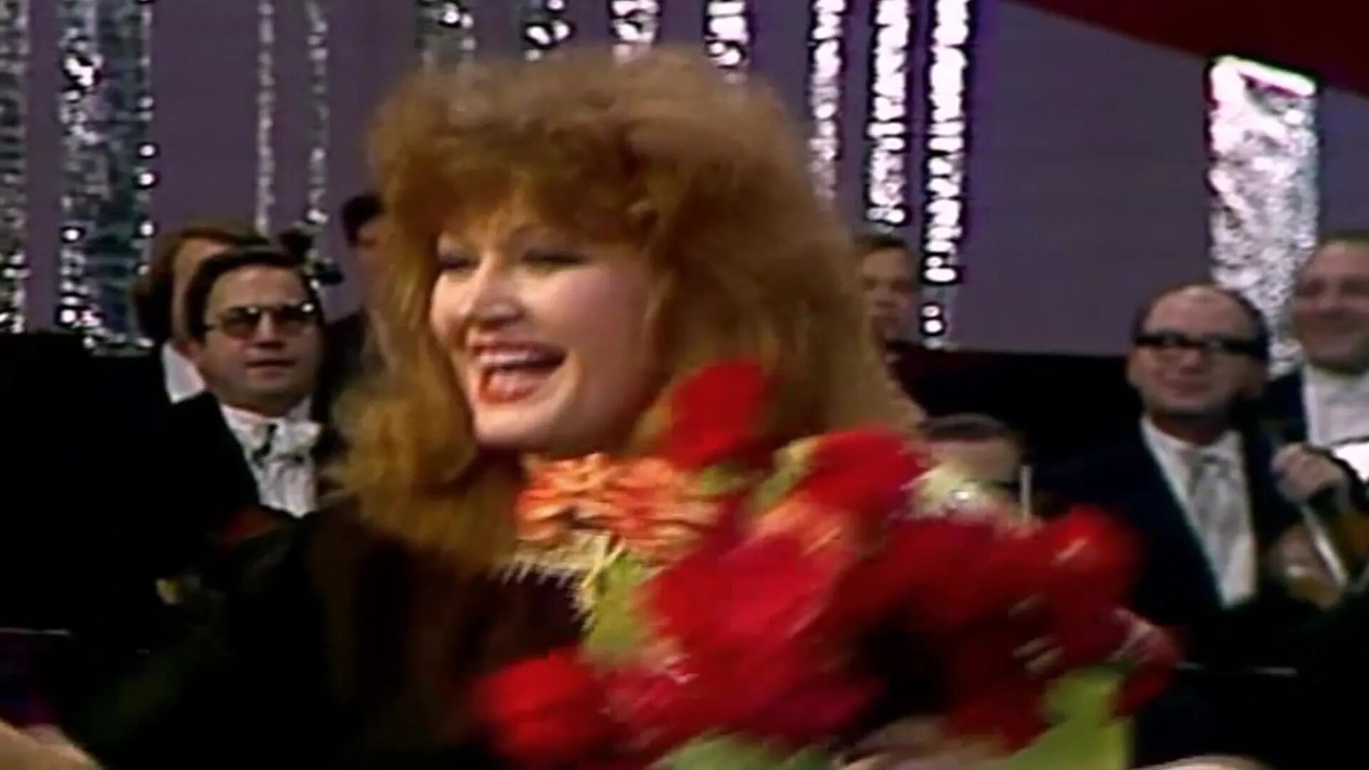 пугачева песня на бис. пугачева я вам спою еще на бис. старинные часы пугачева. пугачева я вам спою еще на бис. пугачева на бис  слушать.