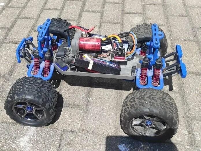 Traxxas e maxx. Traxxas e-maxx 1:10.