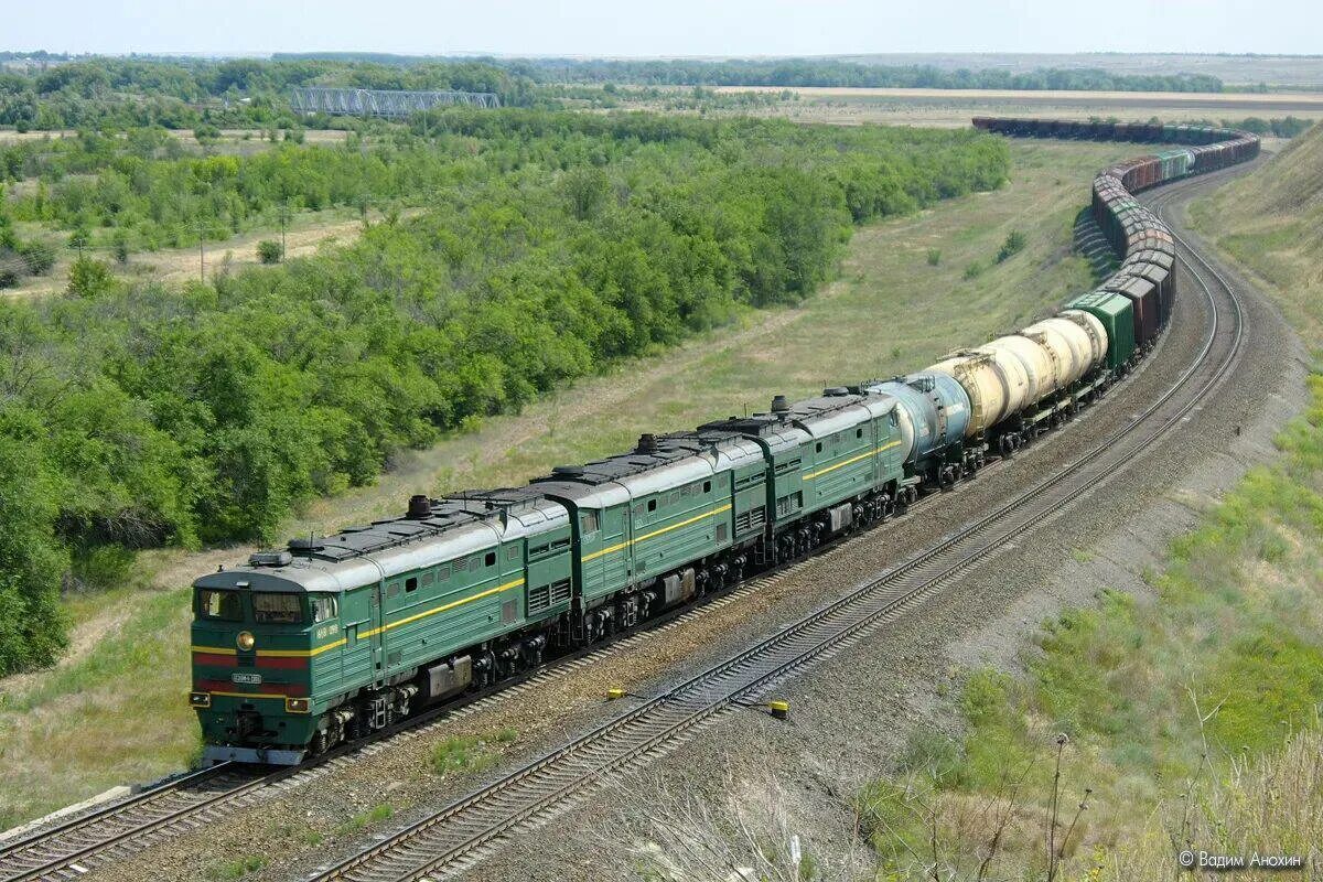 Тепловоз 3тэ10м пассажирский. Тепловоз 2тэ10 с цистернами. Грузовой поезд. Товарный поезд. Железная дорога грузовой поезд