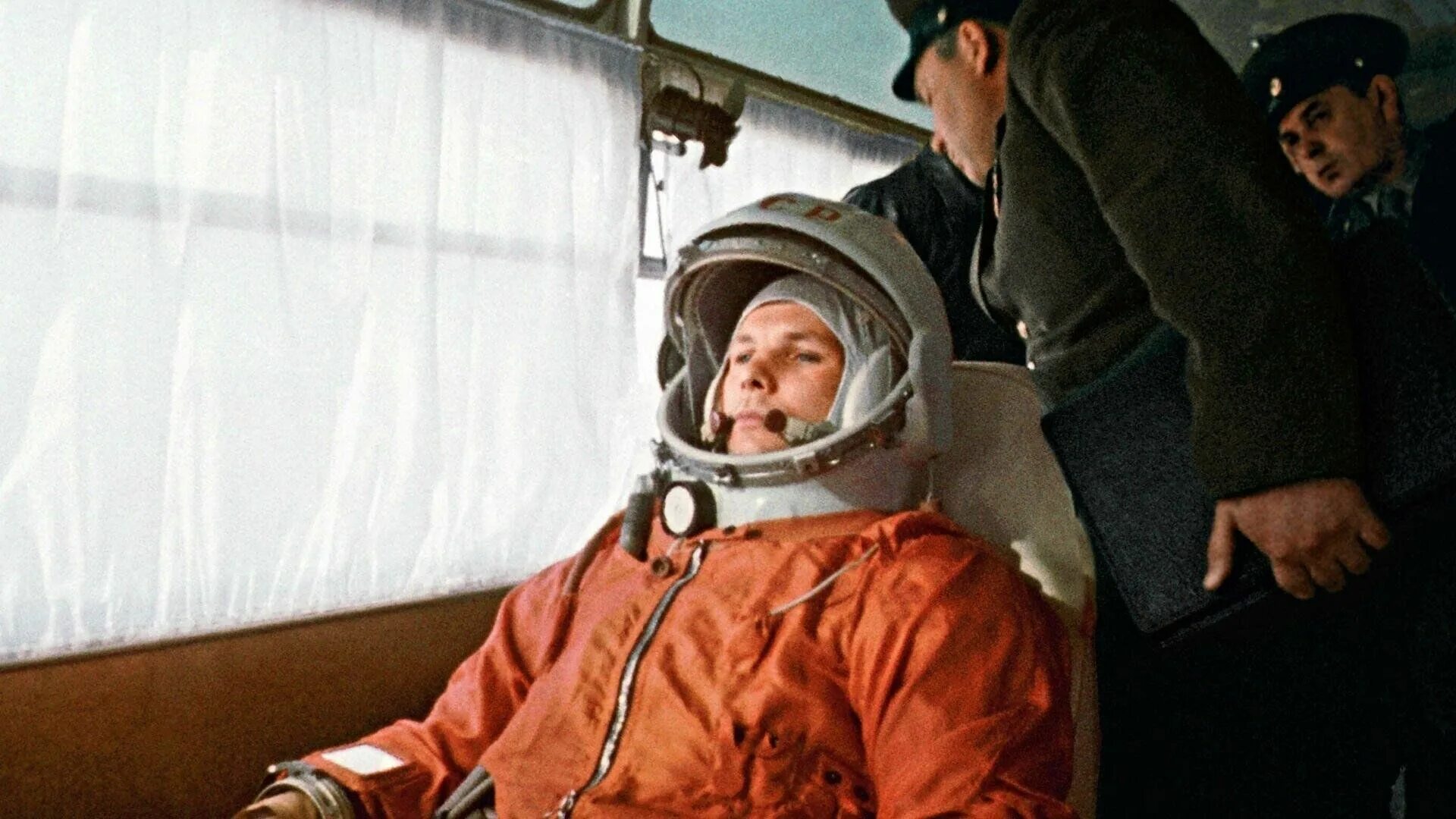 Первый урок полетов. Первый полёт в космос Гагарин. Первый полёт в космос Юрия Гагарина.
