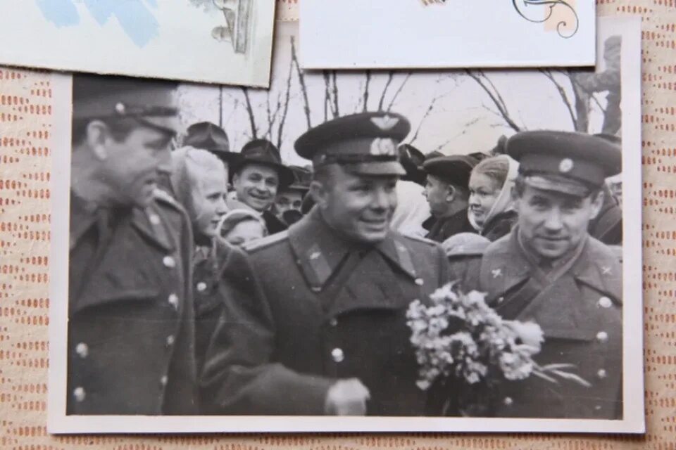 Звание гагарина после полета в космос воинское. Фото Юрия Гагарина. Встреча Гагарина. Встреча Гагарина после полета.