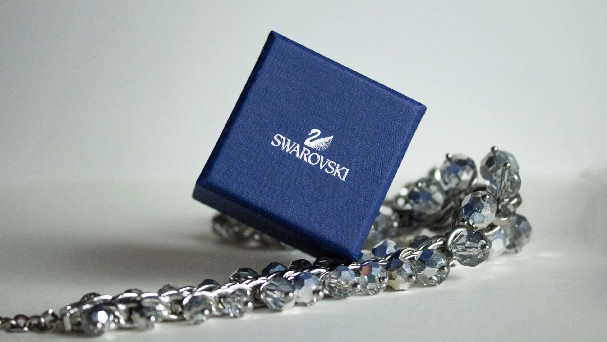 Бренд swarovski. Ювелирные компании сваровски. галерея сваровски. swarovski история бренда. сваровски ушли из россии.