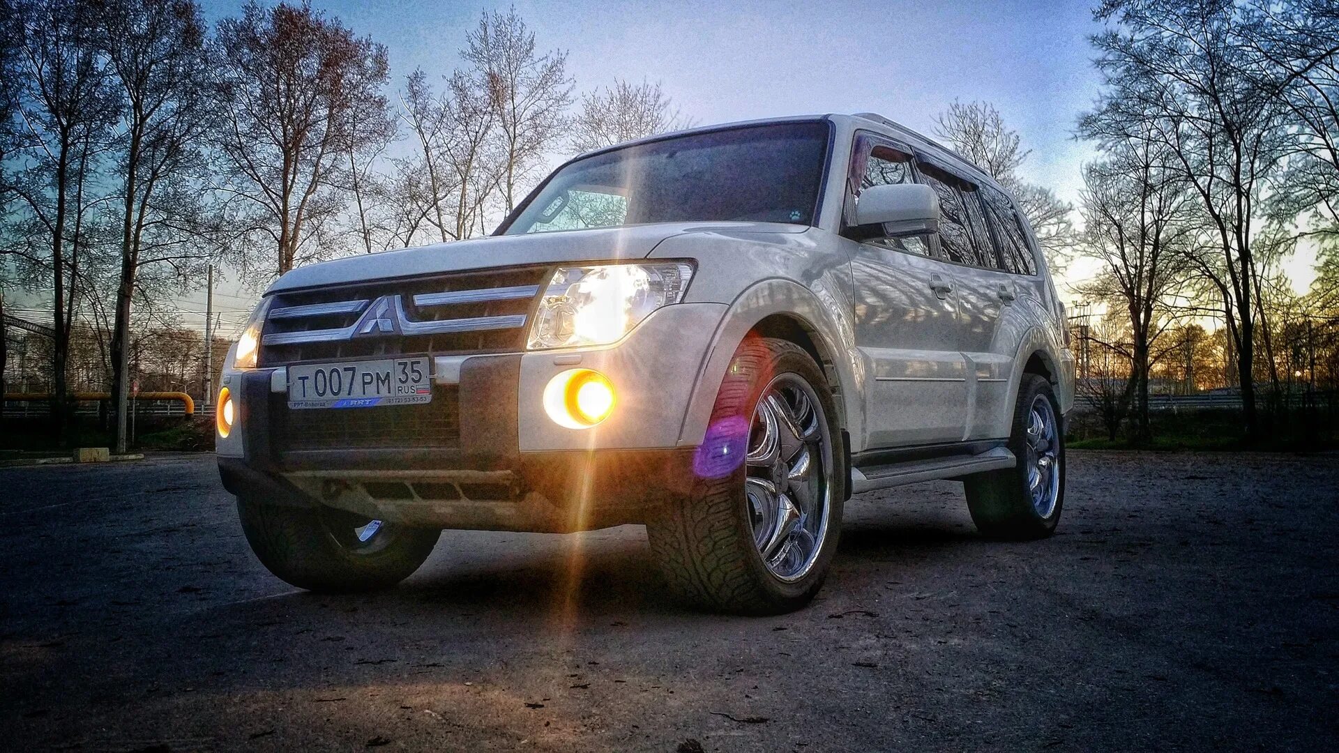 Полный привод паджеро 4. Mitsubishi Pajero 4. Паджеро 4 r22. Pajero 4 r22. Паджеро 4 на 22 колесах.