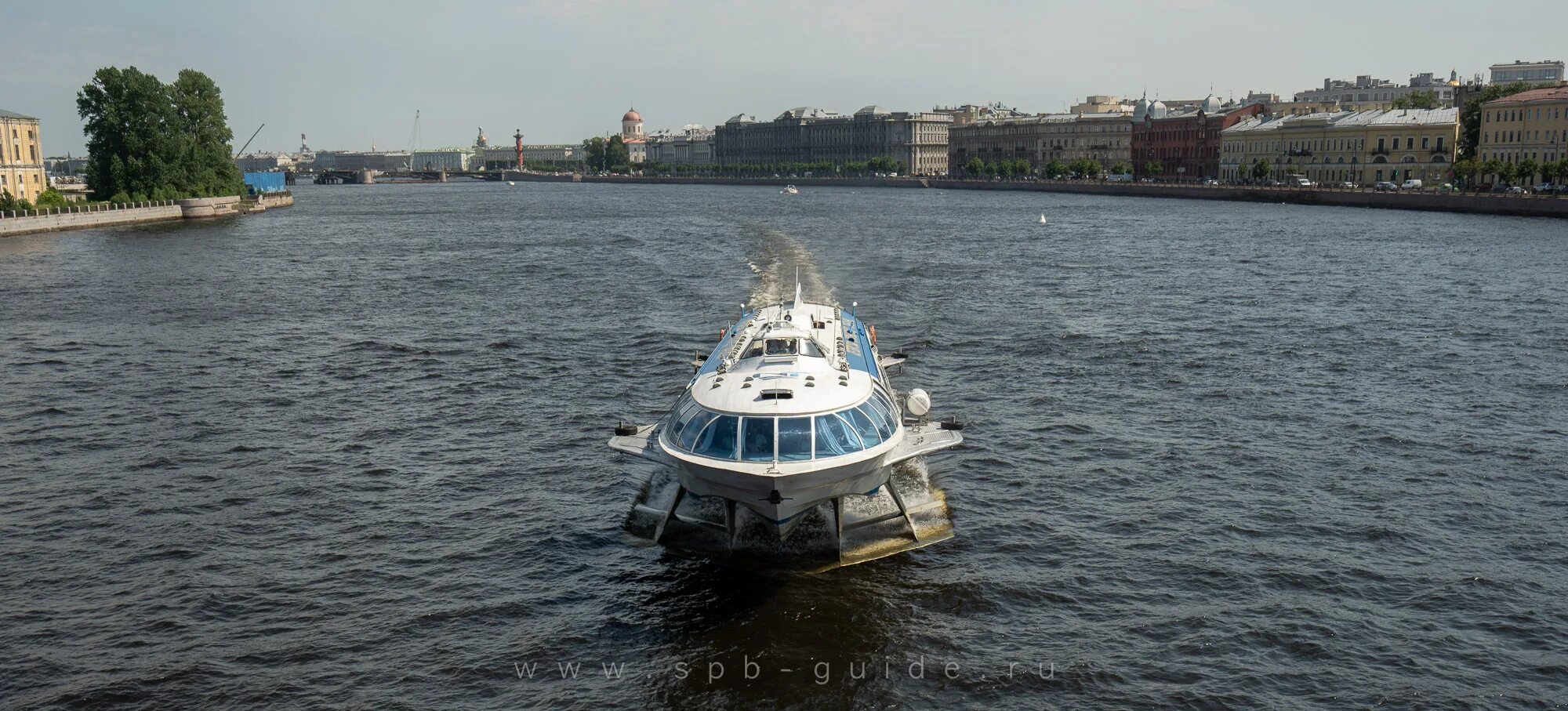 Откуда отходит метеор в петергоф. Метеор до петергофа. метеор до петергофа внутри. метеор до петергофа фото внутри. ракета до петергофа.