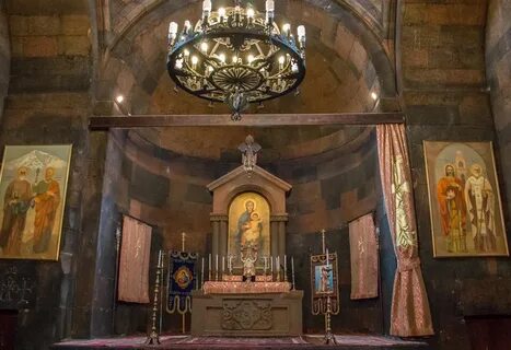 Внутри армянский