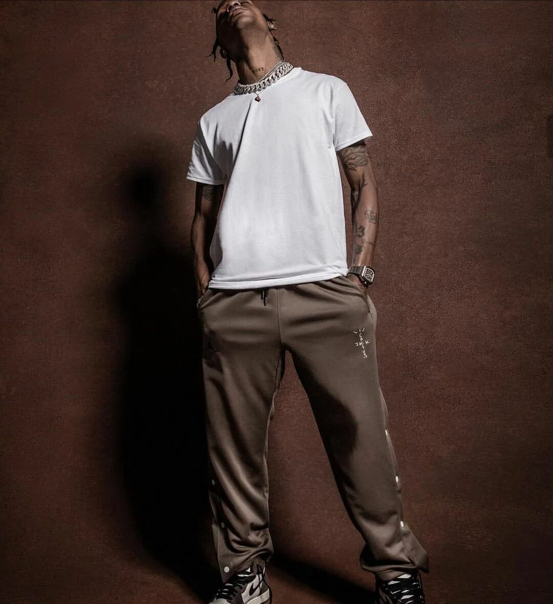Travis scott x jordan cut the check. Трэвис скотт. nike travis scott cactus jack pants. брюки jordan travis scott.