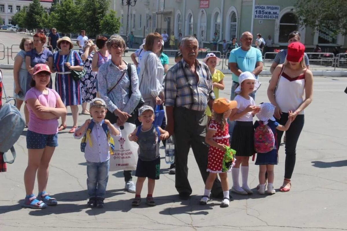 Карталы челябинская погода на 3. Карталы празднование 12 июня. День Победы в Карталах. День города Карталы. Глава города Карталы.