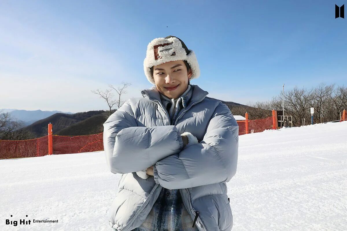Winter package. Бтс винтер пакэдж 2025. jimin bts winter2025. bts фотосессия 2025 winter package. bts winter package 2025 namjoon.