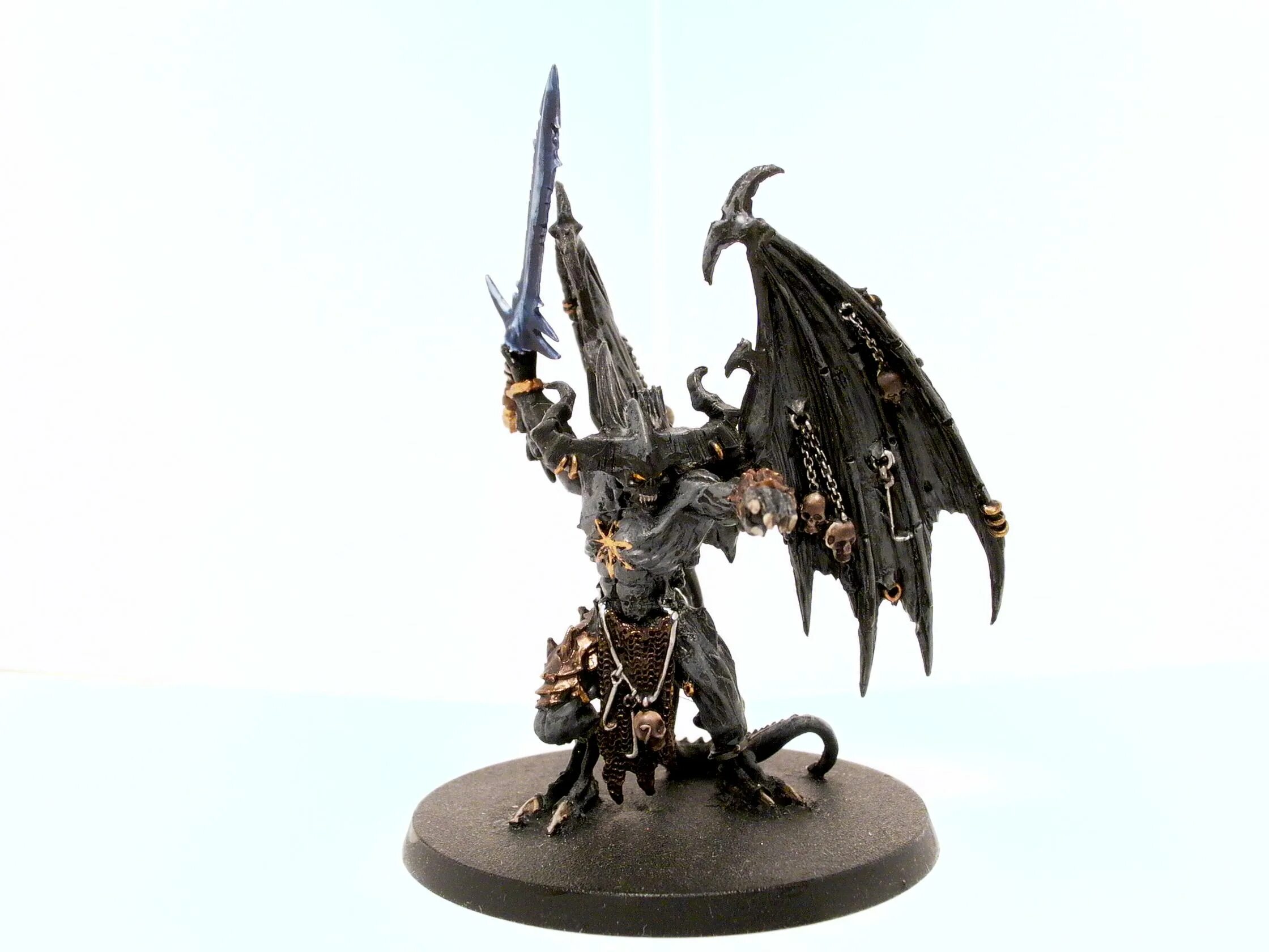 Daemon be. Демон принц механикус. тёмные механикус демон принц. chaos daemon prince. демон принц механикус арт.