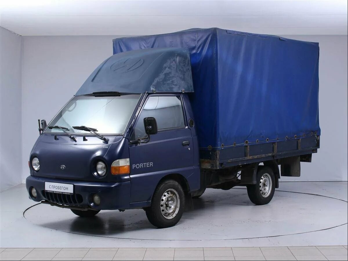 Российские грузовики малогабаритные. Малотоннажные фургоны. Hyundai porter 1. Vw caddy 2 поколения фургон красный. Машины для доставки малогабаритного груза.