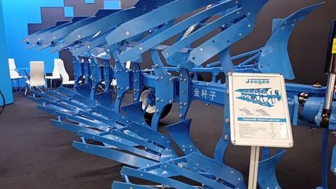 Оборотный навесной плуг