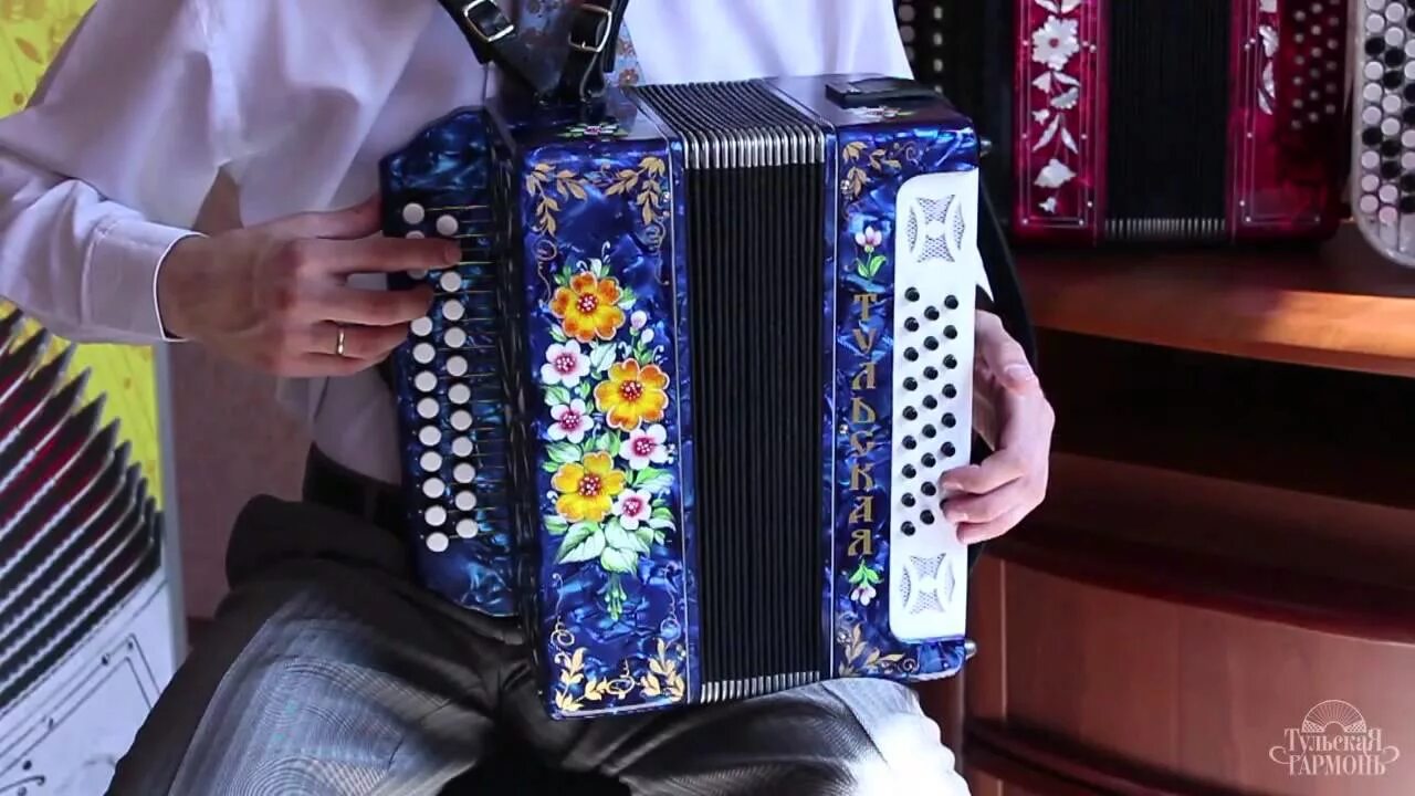 Научиться на гармони. Уханов гармонь. уроки гармошки. урок на гармони. гармонь с нуля.