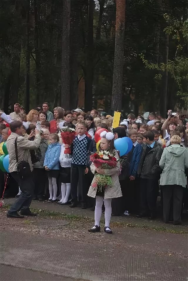 Россия 1 школа 84. Школа 84 ЕКБ. Школа номер 84 Екатеринбург. Учителя 84 школы Екатеринбург. Школа 84 Екатеринбург фото.