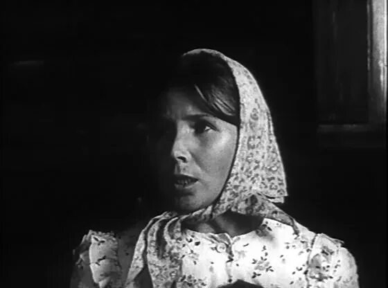 Комарова галина васильевна саратов. Первая девушка фильм 1968. Первая девушка фильм теличкина. Валентина теличкина. Первая любовь фильм 1968 кадры.