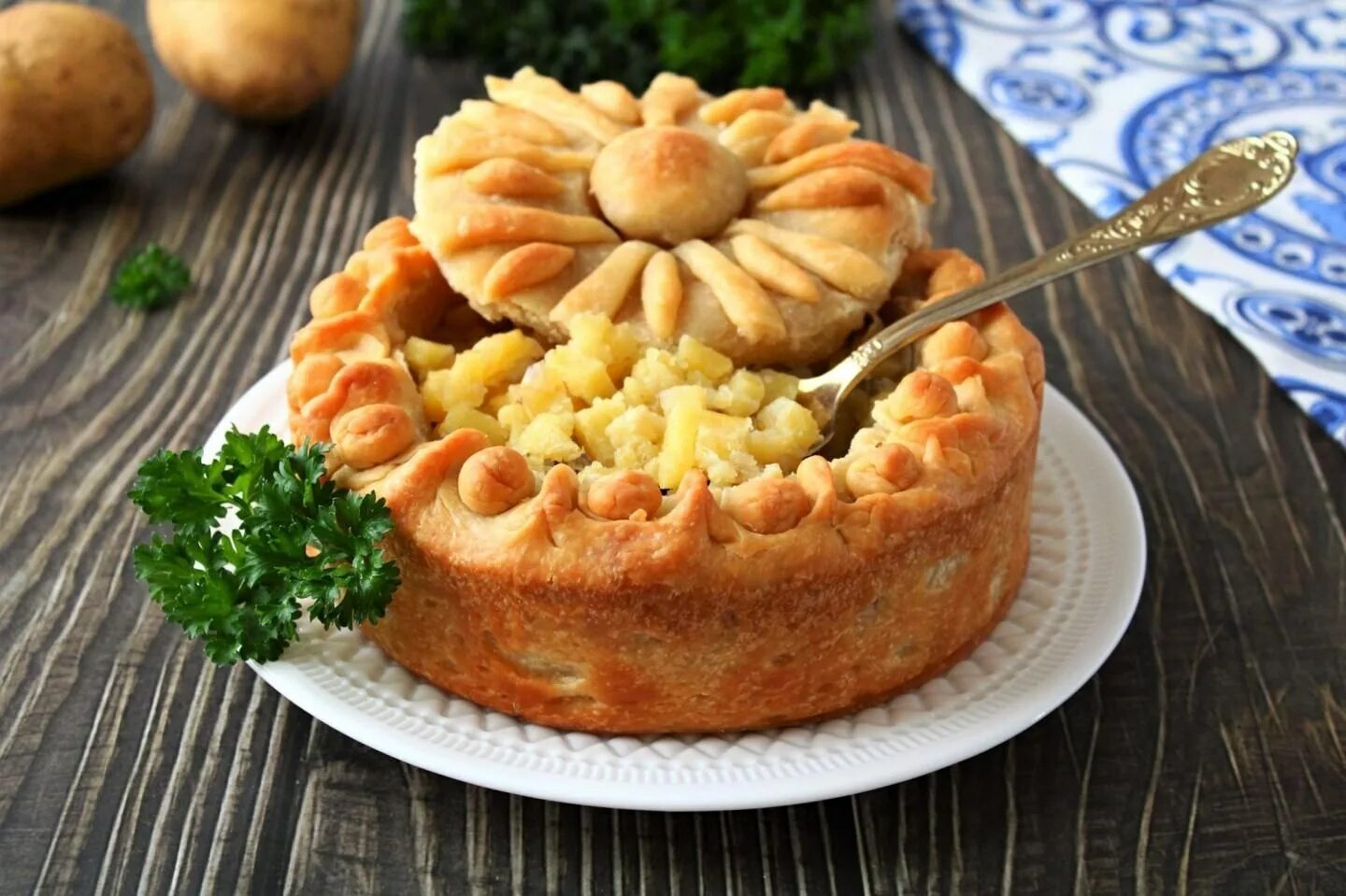 Картошка с мясом в тесте татарское
