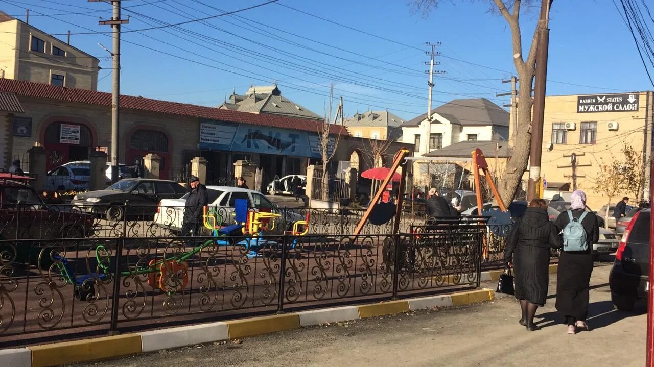 Парк мамедбекова дербент. Дербент. Дербентский рынок. Найти работа дербенте. Работа в дербенте для женщин.